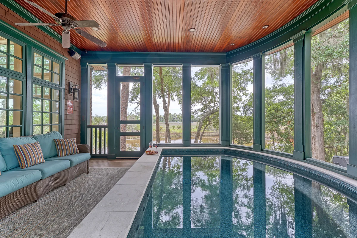 River views, guest house and pool property photo 3