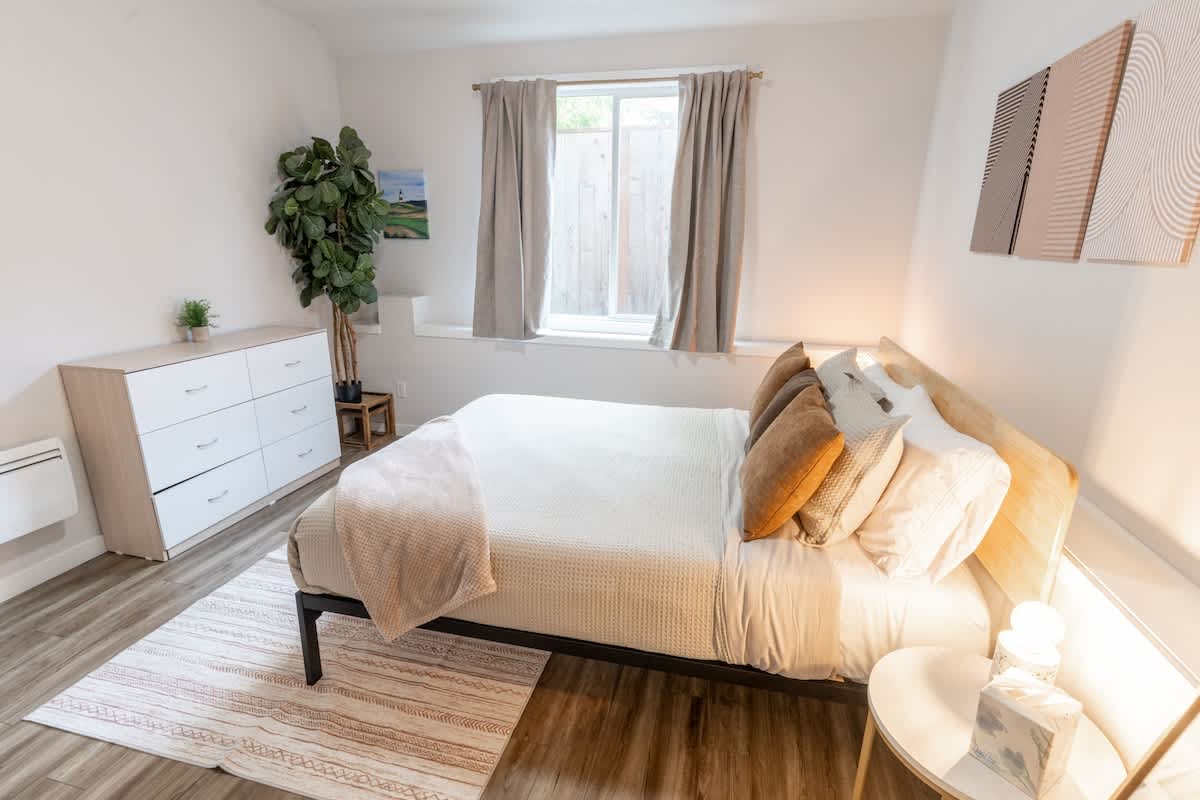 Bedroom 1 image 1