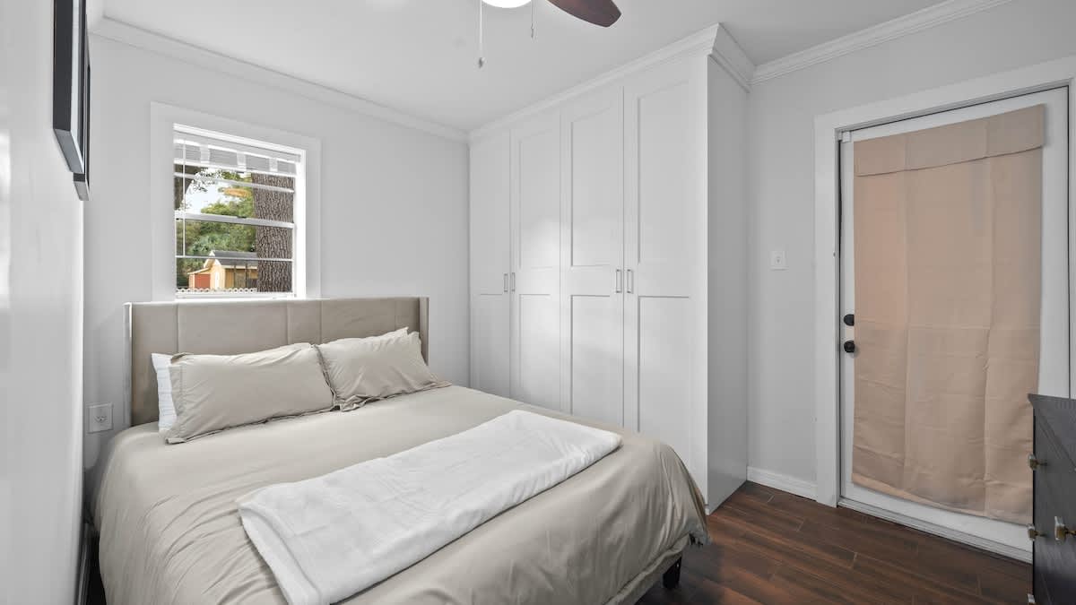 Bedroom 1 image 1