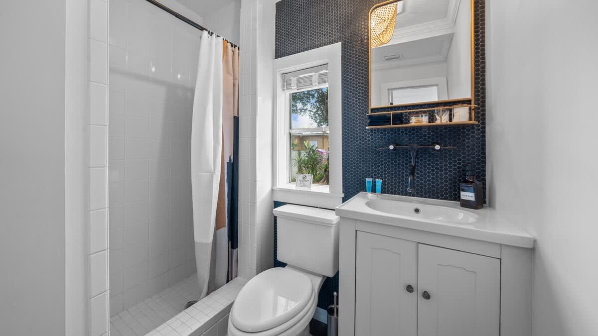 Home in Tampa property photo 4