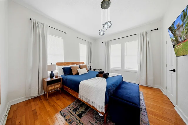Bedroom 1 image 1