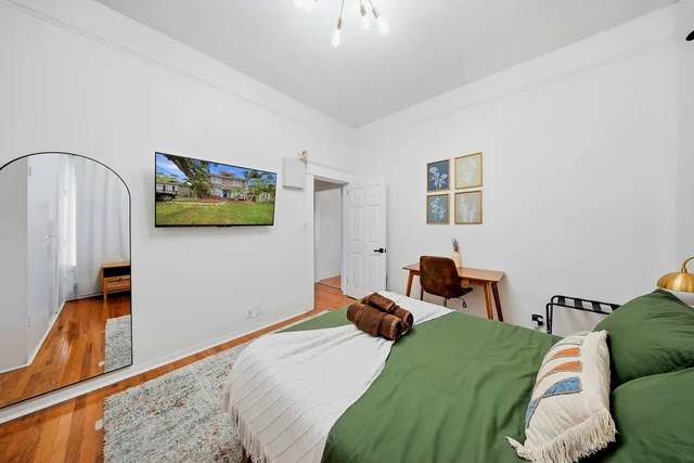 Bedroom 4 image 1