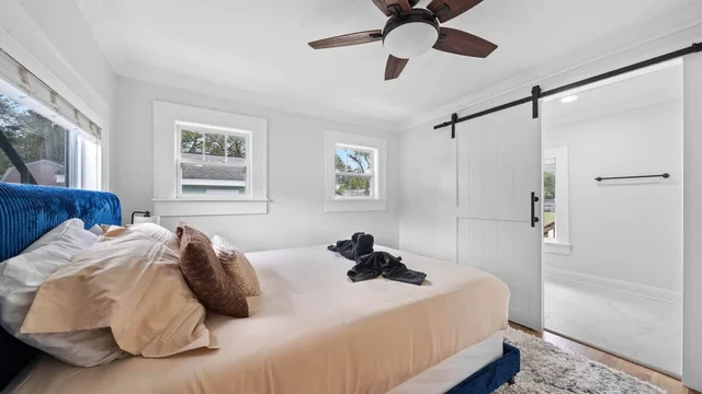Bedroom 1 image 1