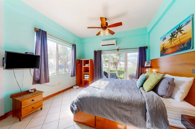 Bedroom 1 image 1