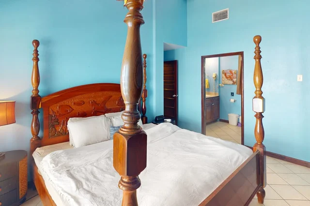 Bedroom 1 image 1
