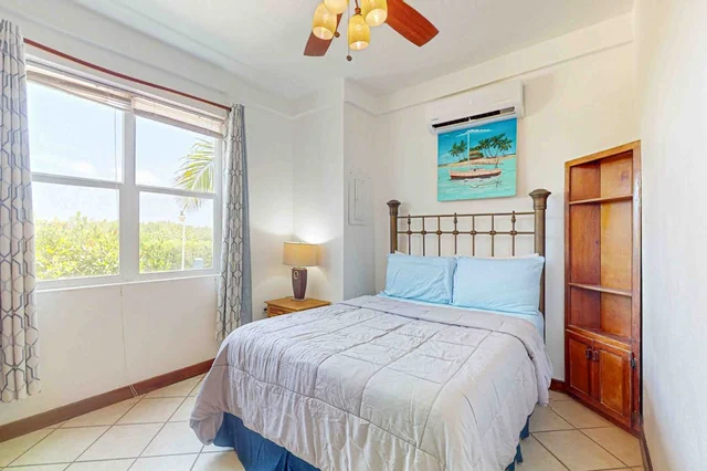 Bedroom 1 image 1