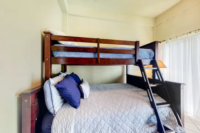 Bedroom 1 image 1