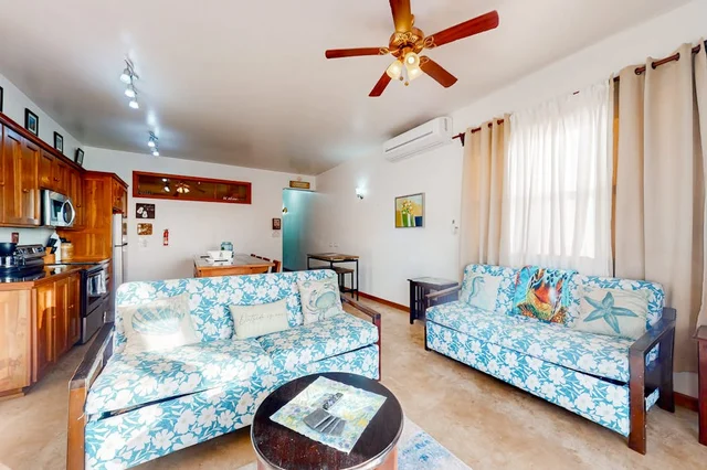 Living Room image 1