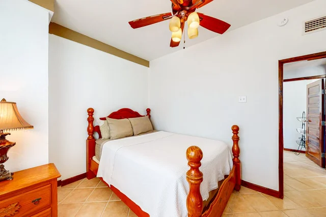 Bedroom 1 image 1