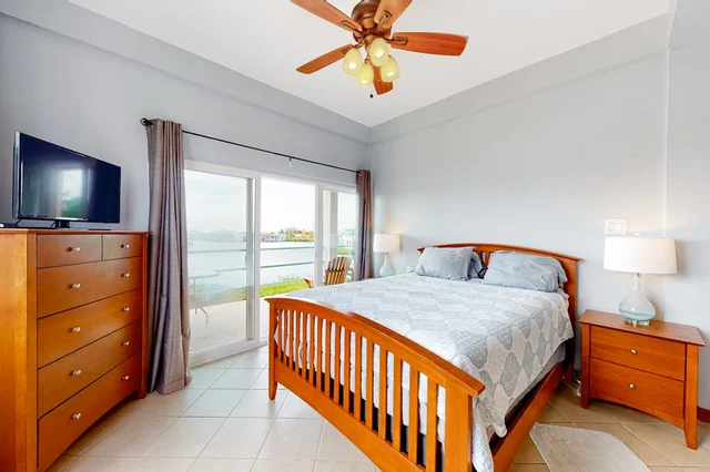 Bedroom 1 image 1