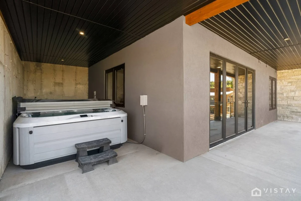Skyline Retreat, Luxe Townhome w/ Hot Tub & Sauna property photo 4