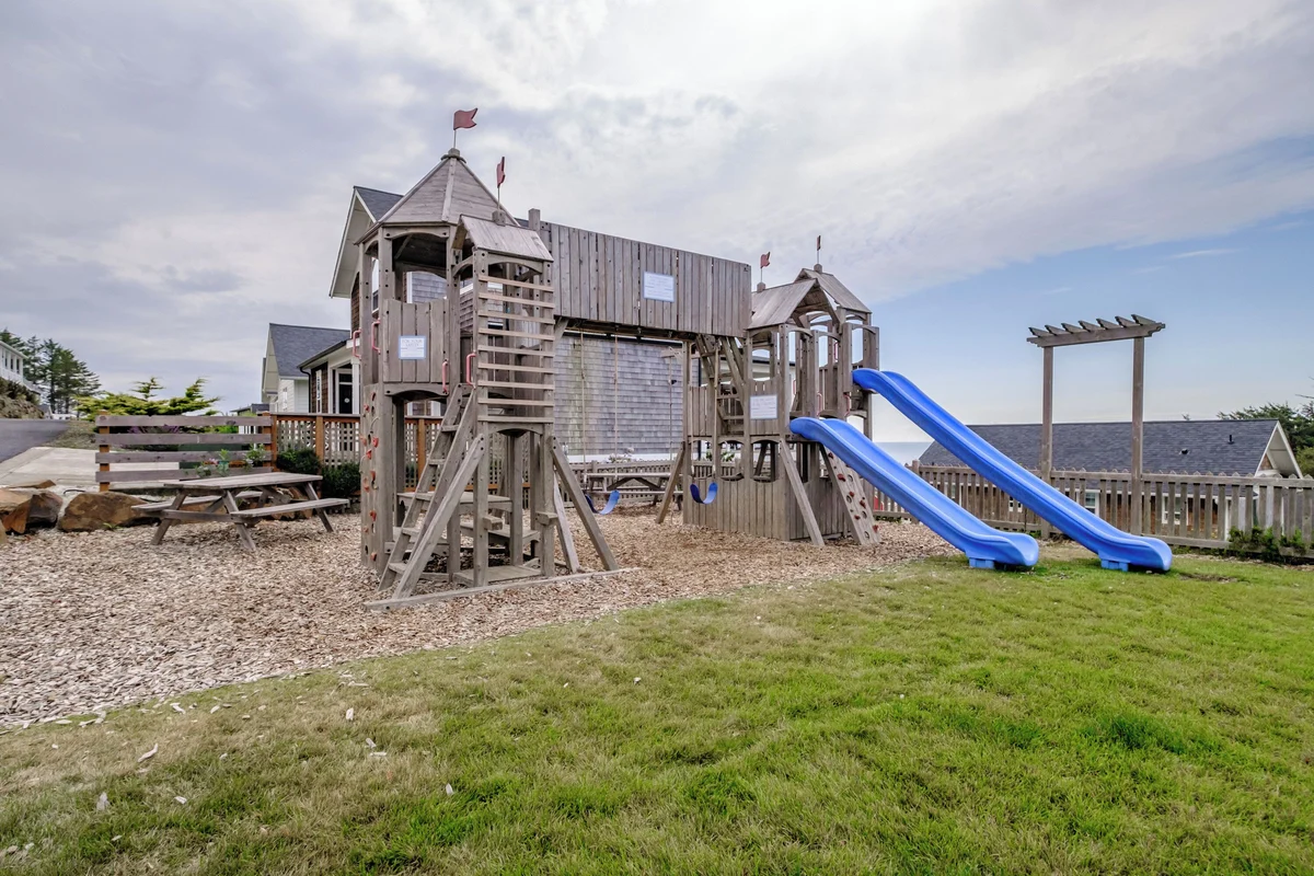 Home in Lincoln City property photo 5