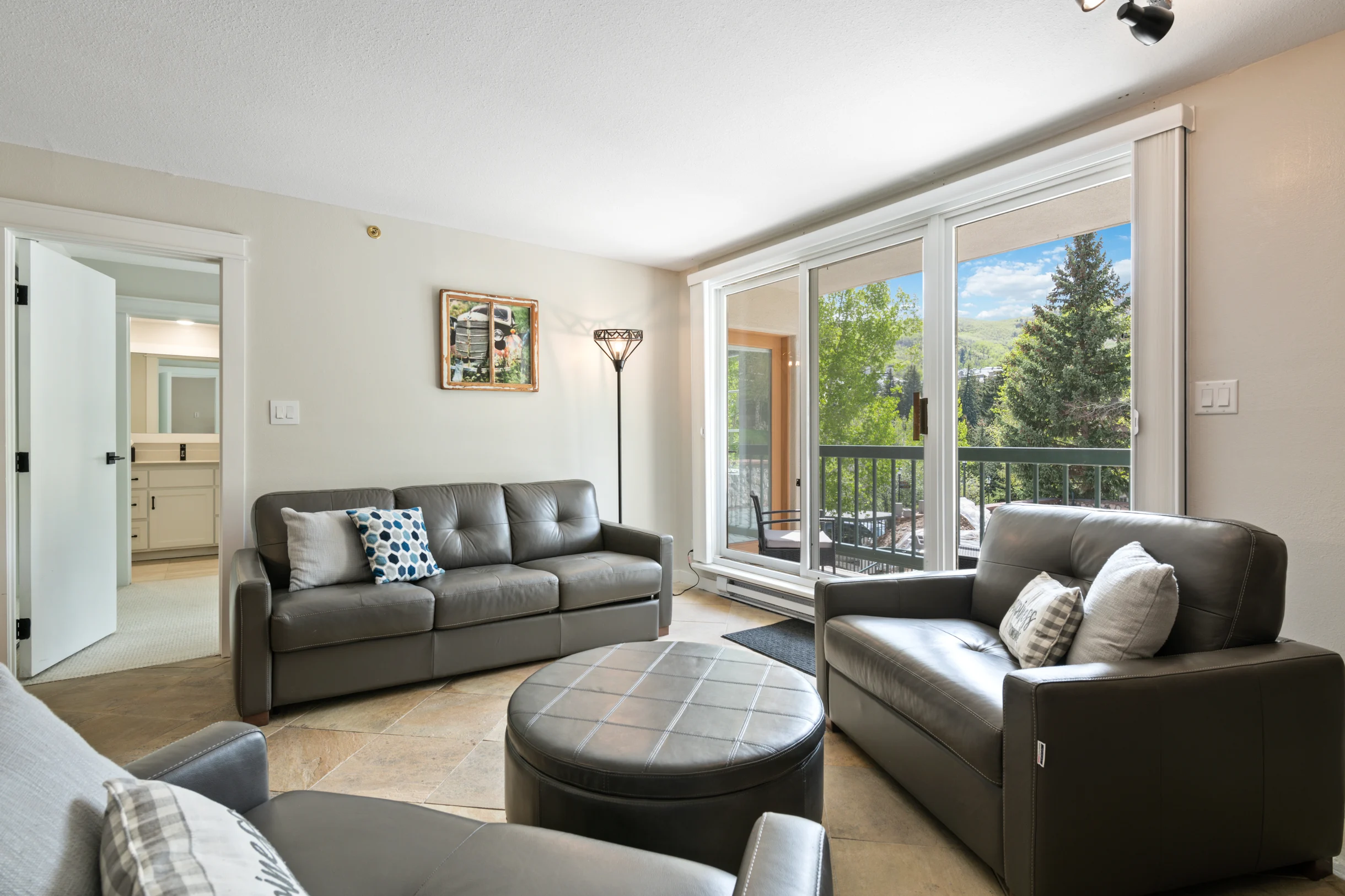 Condo in Beaver Creek property photo 2