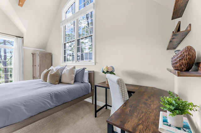 Bedroom 1 image 1