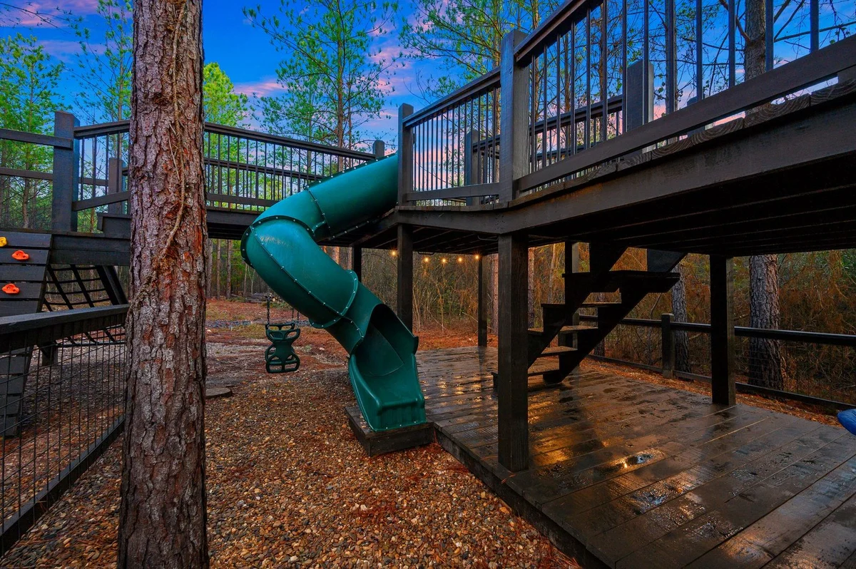 Property in Broken Bow property photo 4