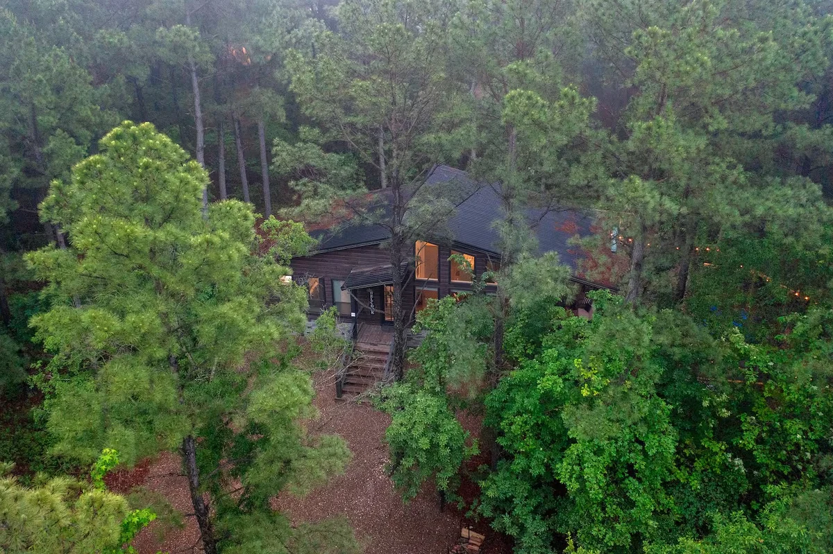 Property in Broken Bow property photo 4