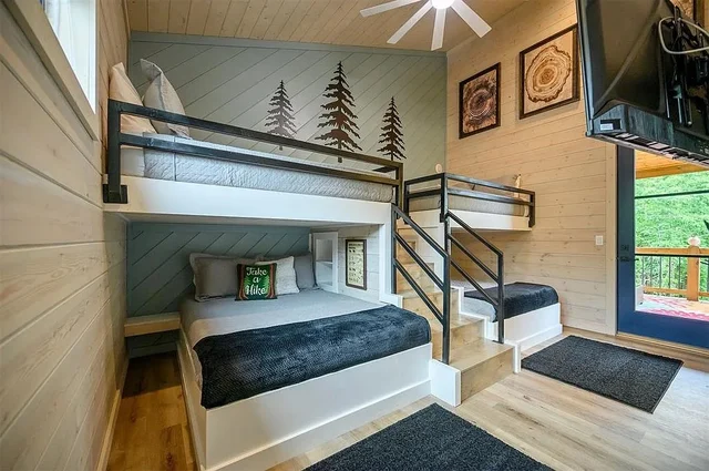 Bedroom 1 image 1