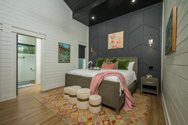 Bedroom 6 image 1