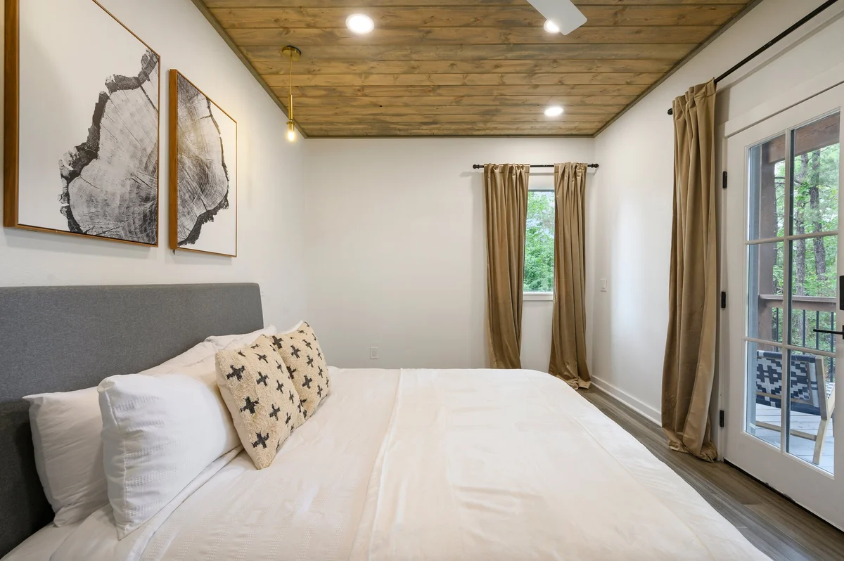 Bedroom 1 image 1
