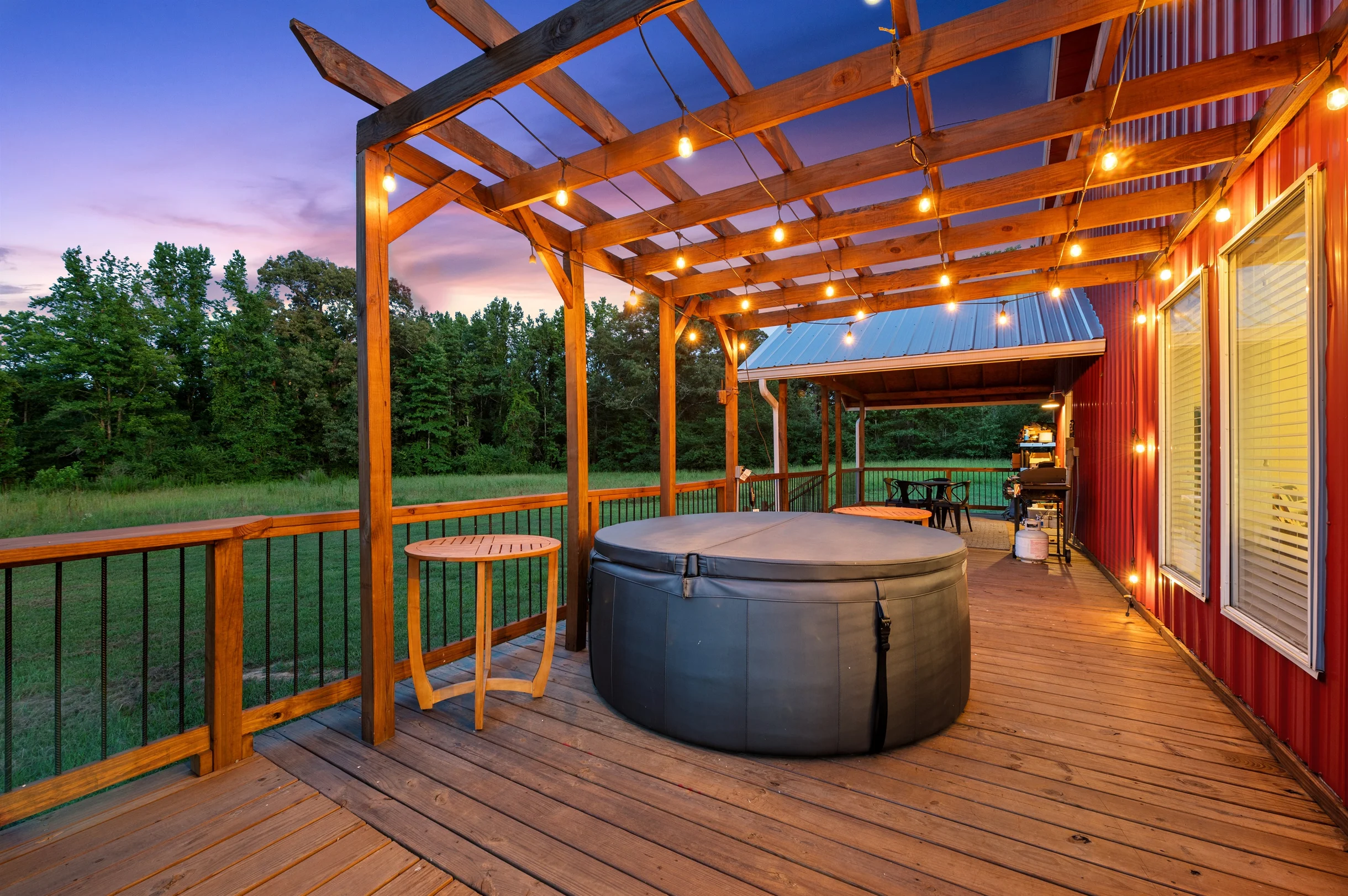 Home in broken bow property photo 4
