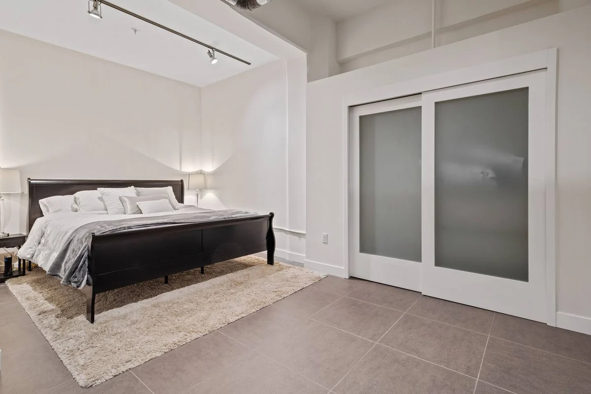 Bedroom 1 image 1