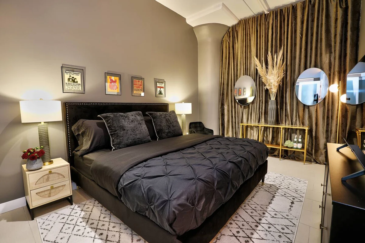 Live Like a Legend In DTLA + 360° Pool + Parking property photo 3