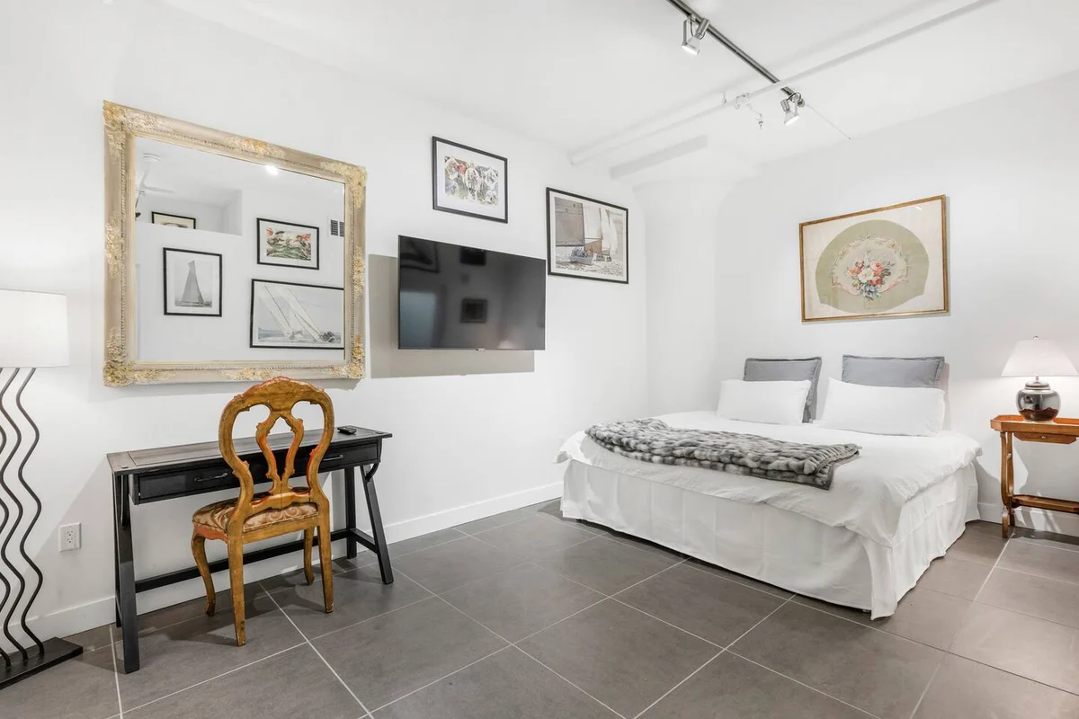 Apartment in Los Angeles property photo 2