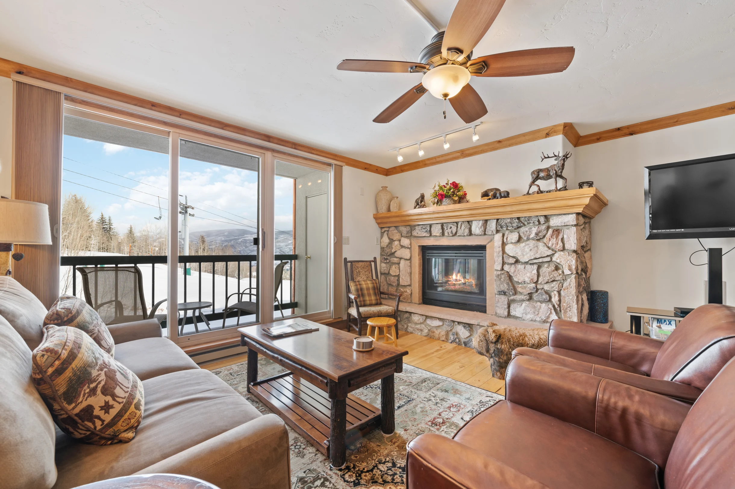 Condo in Beaver Creek property photo 3