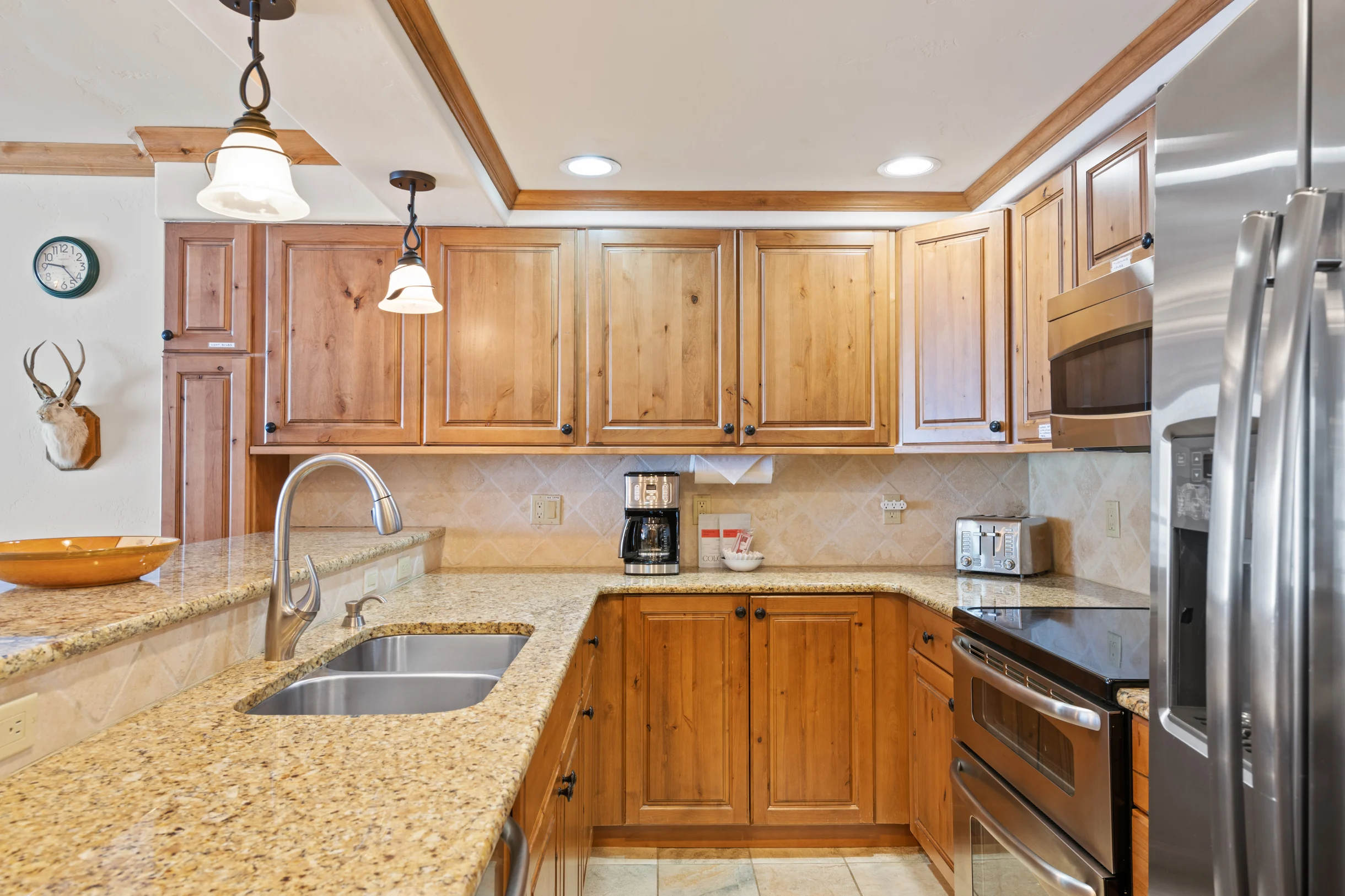 Condo in Beaver Creek property photo 5
