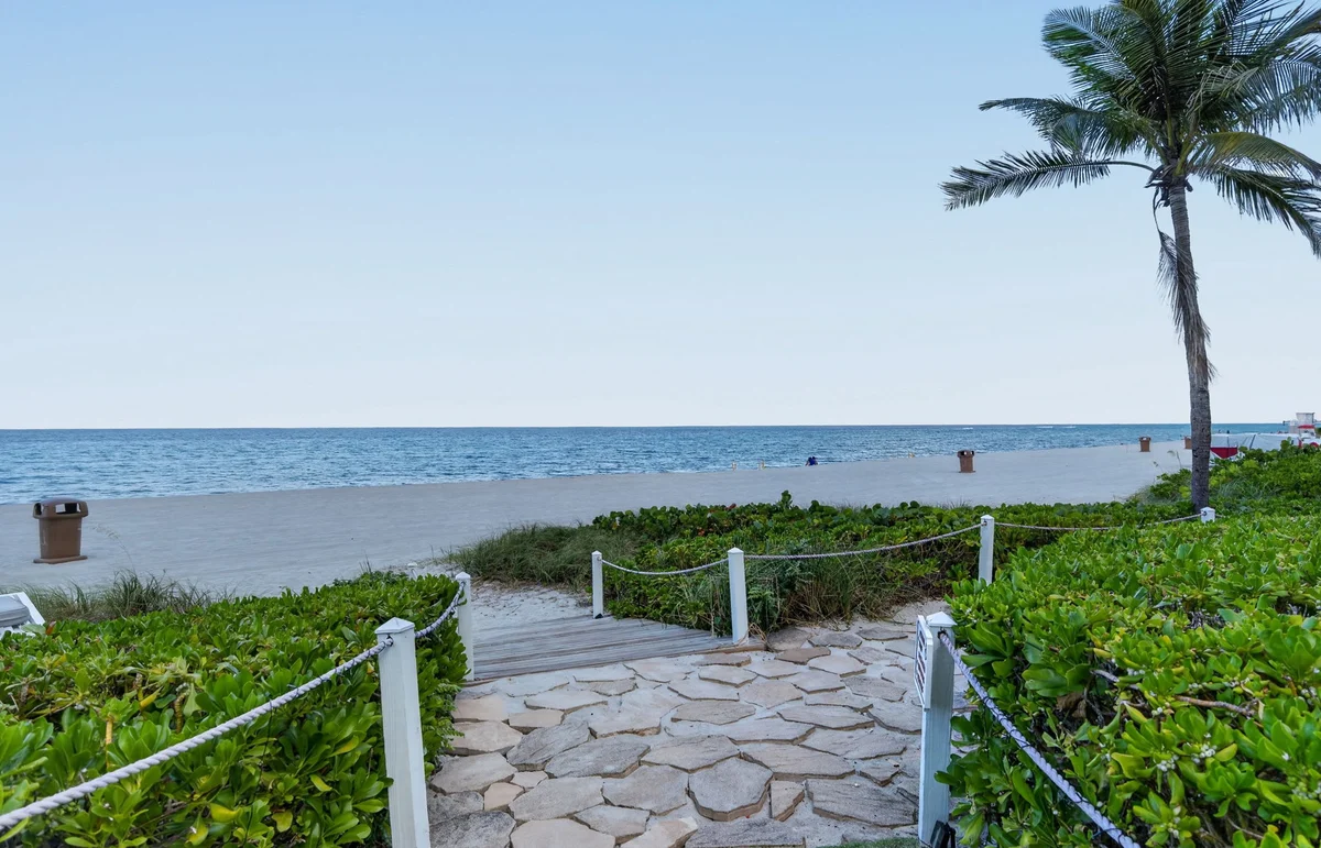 Property in Sunny Isles Beach property photo 5