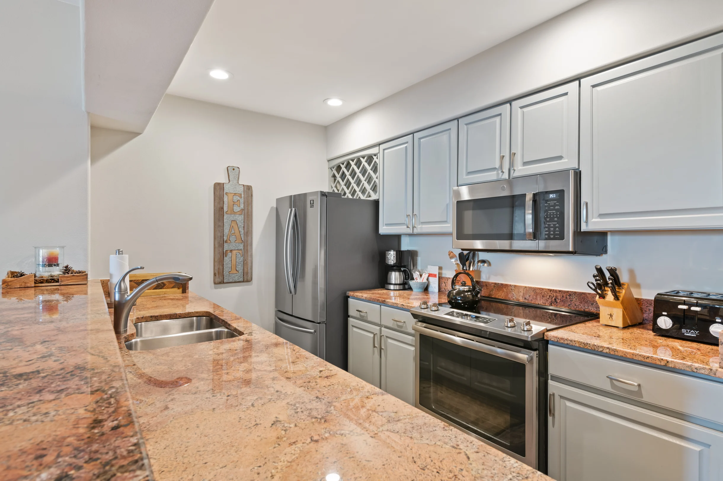 Condo in Beaver Creek property photo 4