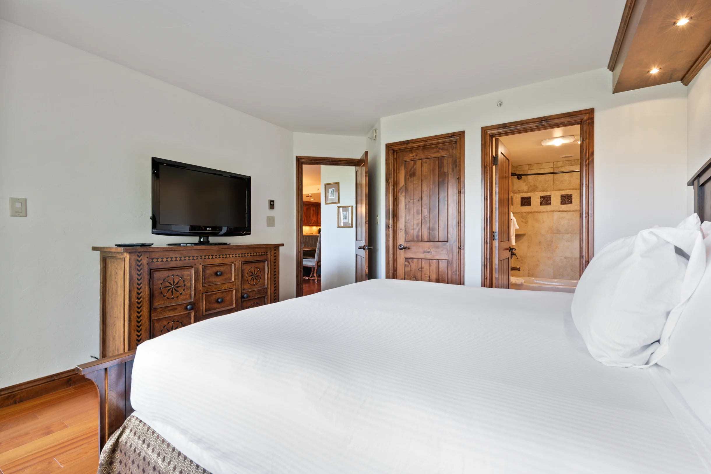 Condo in Beaver Creek property photo 5