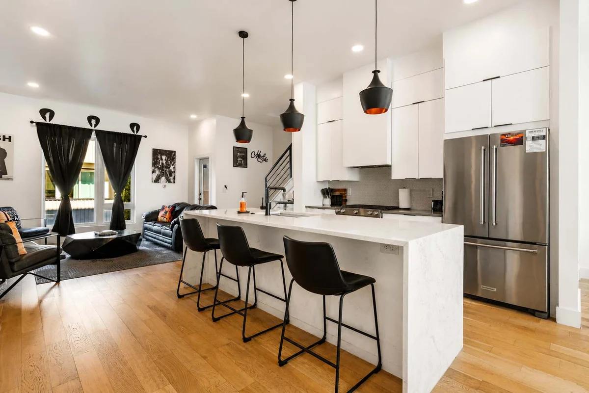 Home in Nashville property photo 5