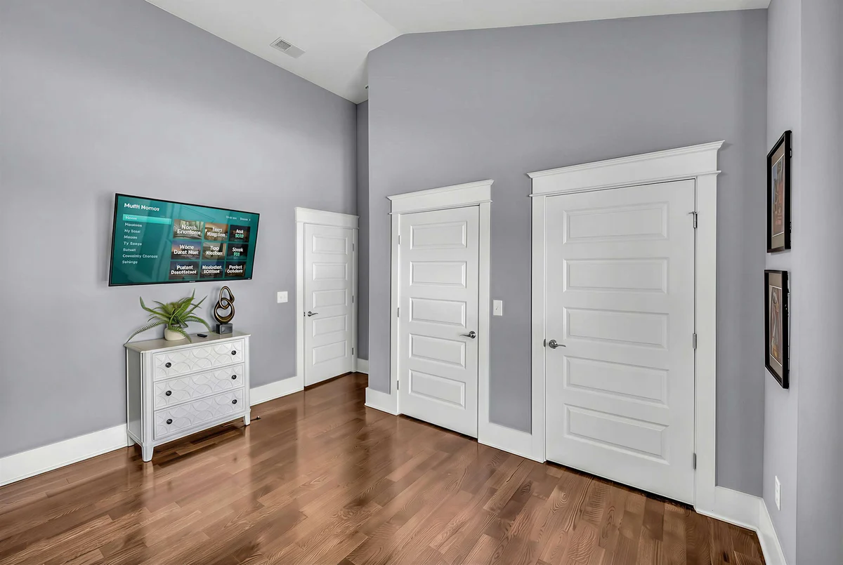 Bedroom 1 image 1