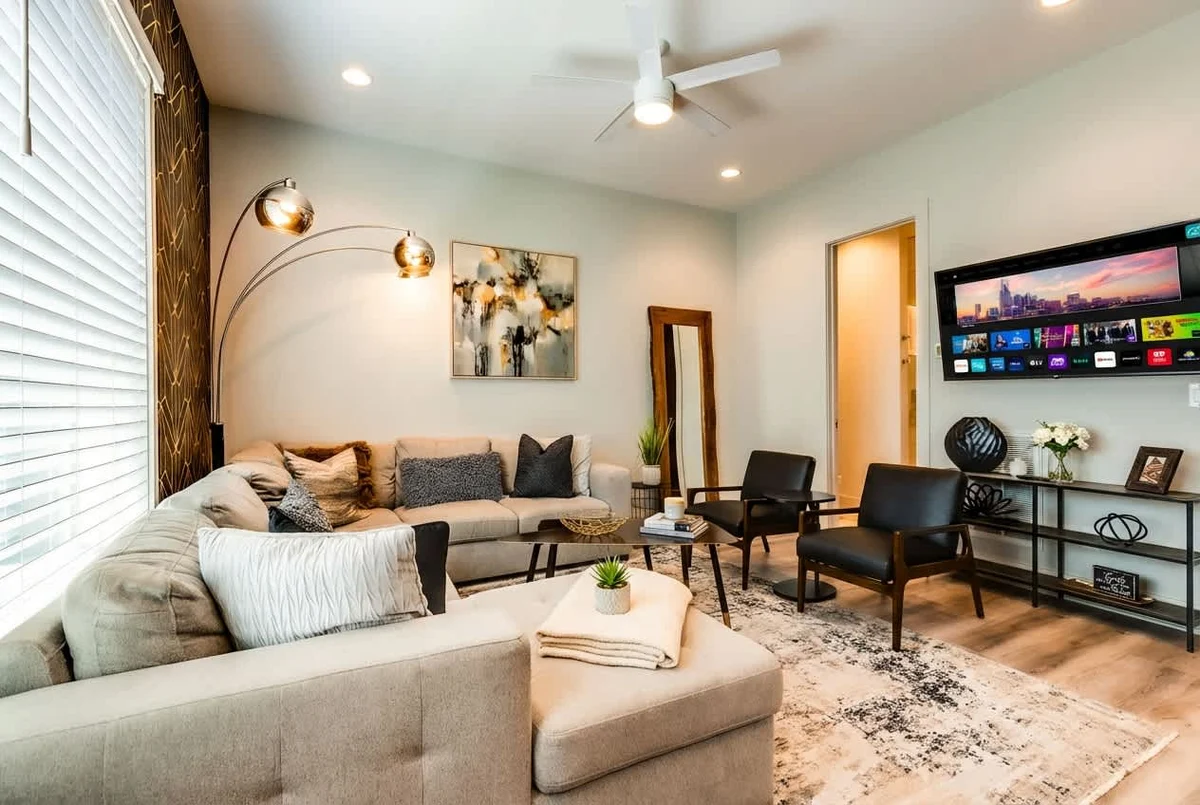 Home in Nashville property photo 3