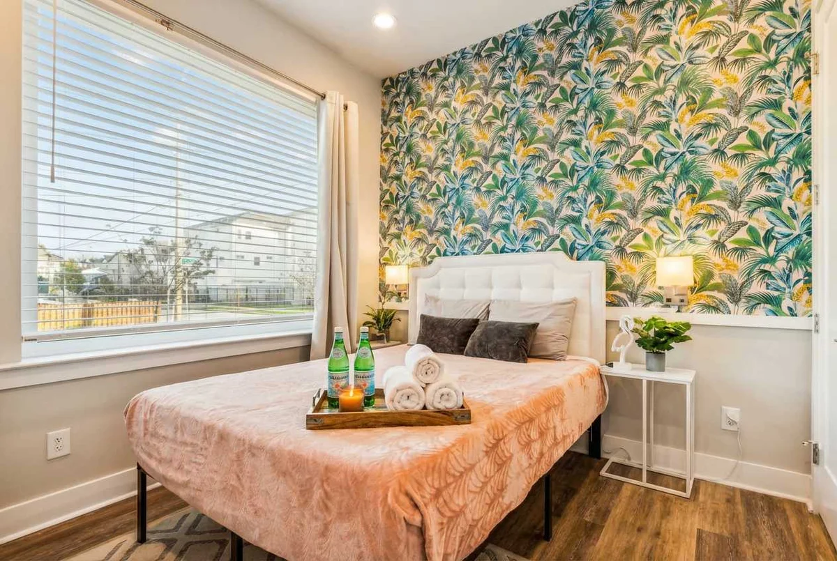 Bedroom 1 image 1