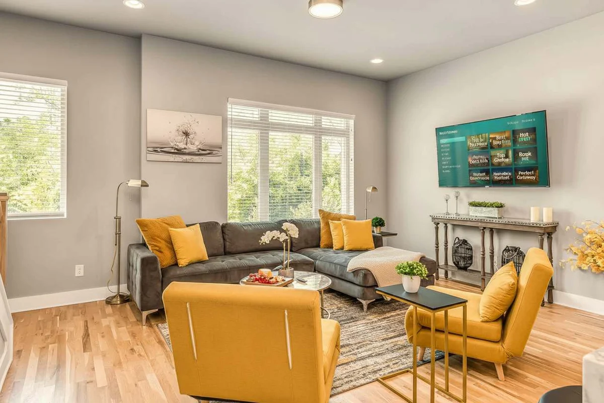 Home in Nashville property photo 3