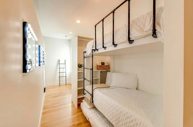 Bedroom 3 image 1
