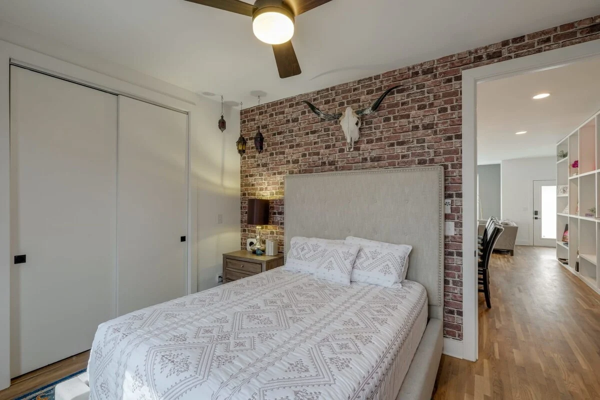 Bedroom 1 image 1