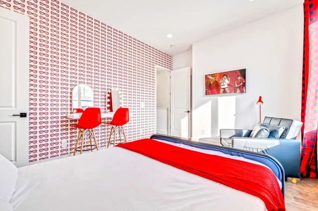 Bedroom 7 image 1