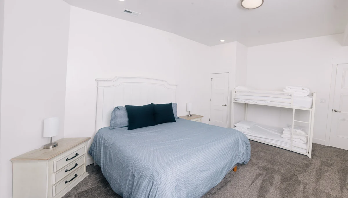 Bedroom 1 image 1