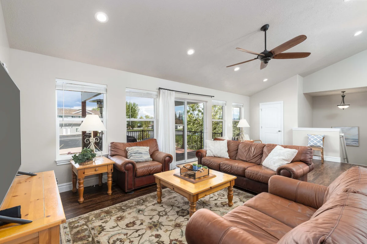 Home in Garden City property photo 3