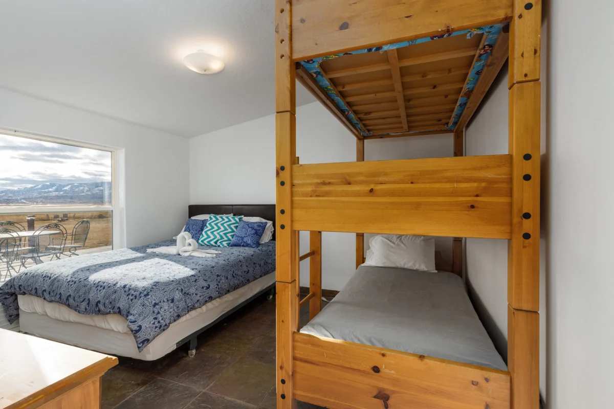 Bedroom 1 image 1