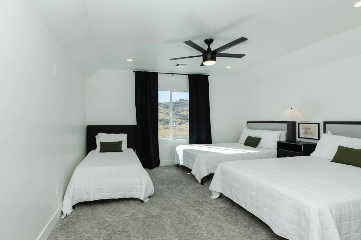 Bedroom 3 image 1