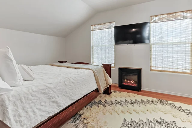 Bedroom 1 image 1
