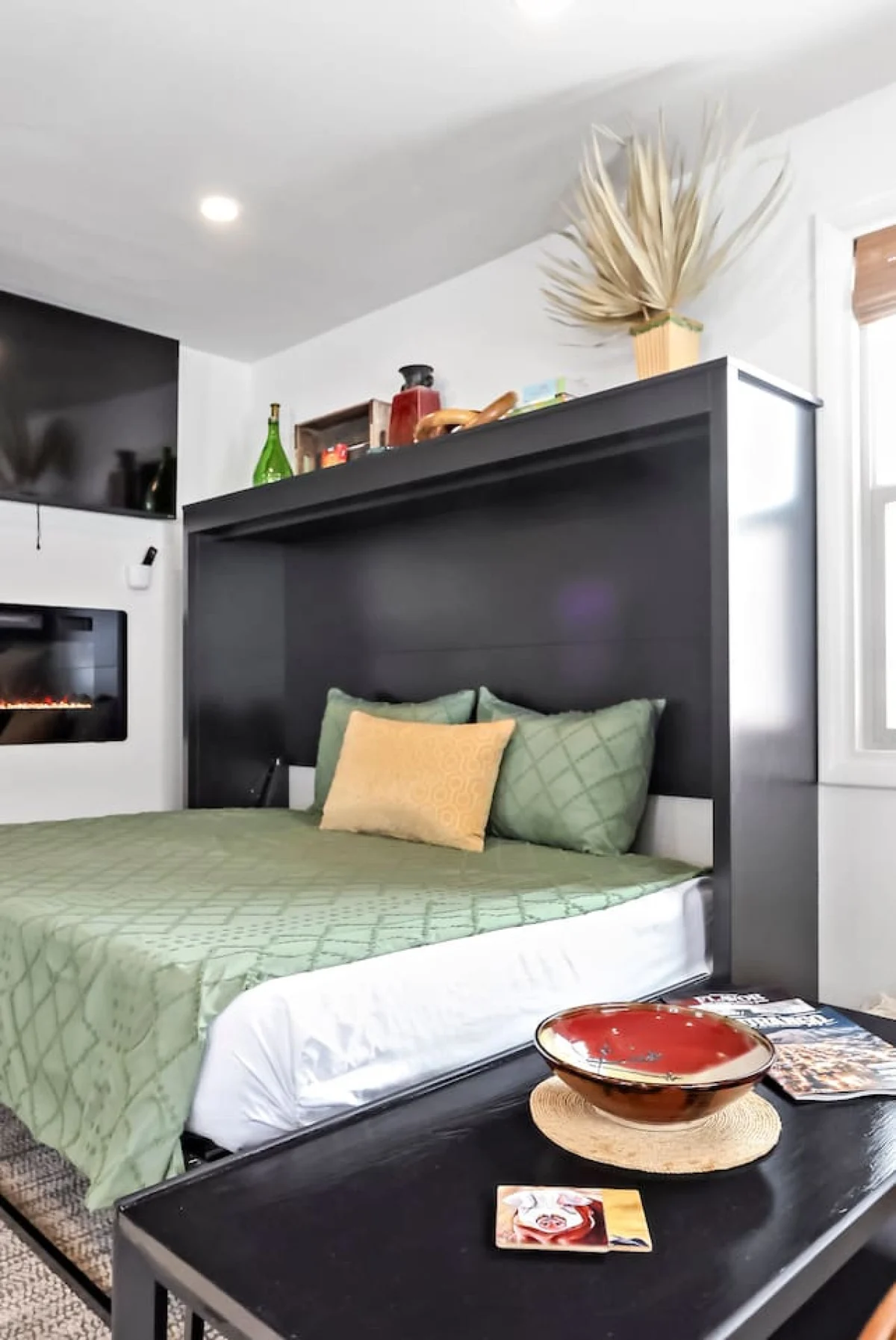 Bedroom 1 image 1