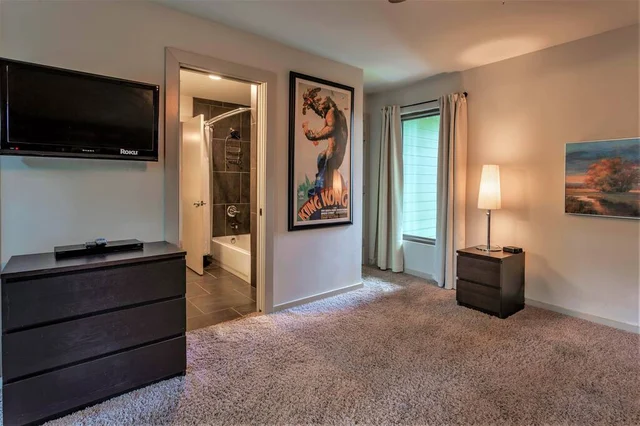 Bedroom 1 image 1