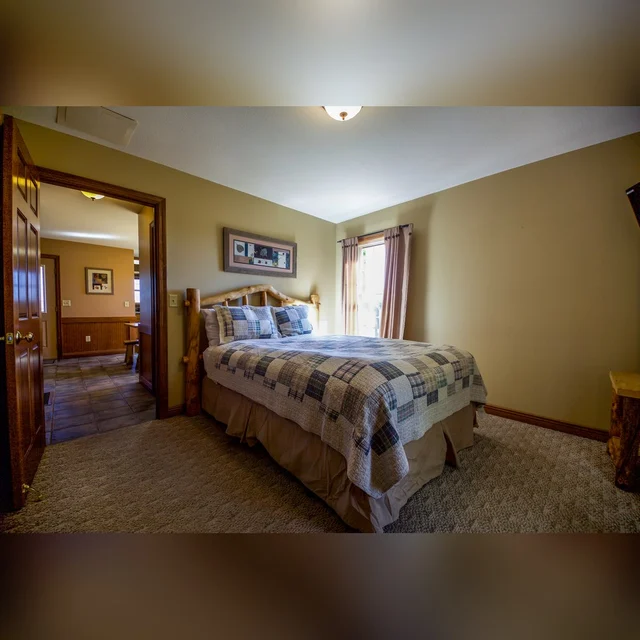 Bedroom 2 image 1
