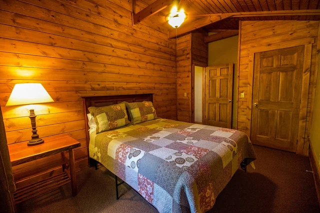 Bedroom 3 image 1