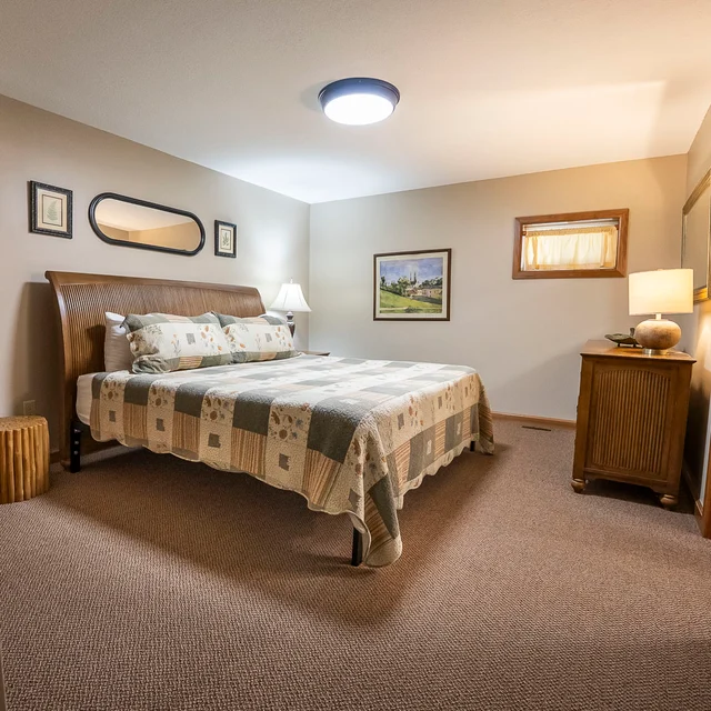 Bedroom 3 image 1
